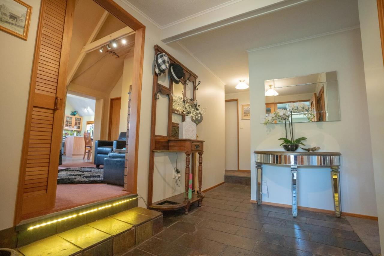 Alpine Rock B&B Te Anau Buitenkant foto
