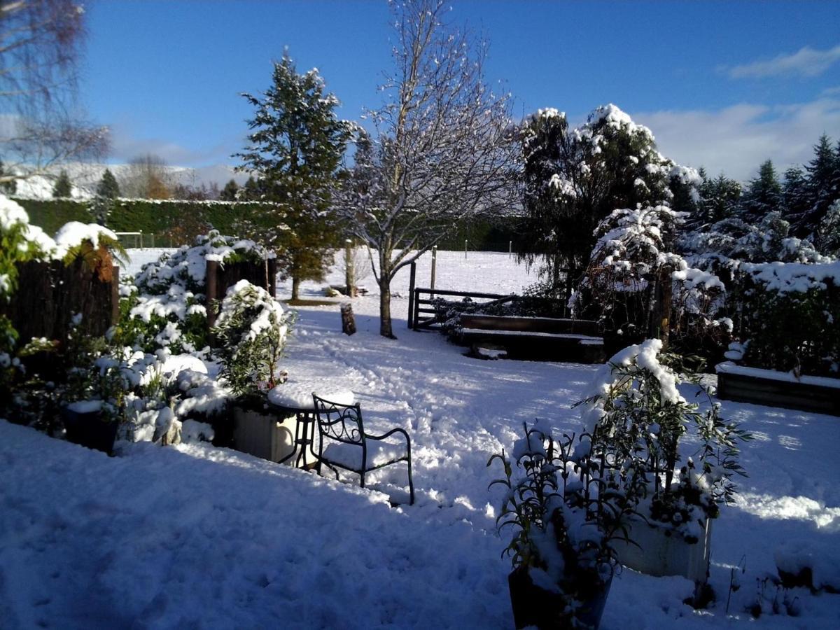 Alpine Rock B&B Te Anau Buitenkant foto