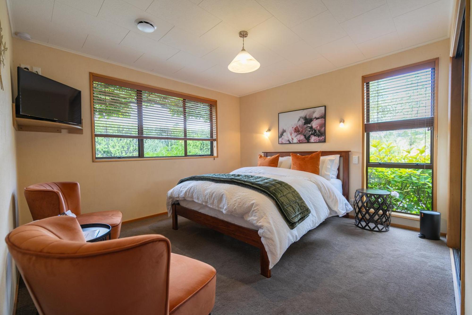 Alpine Rock B&B Te Anau Buitenkant foto
